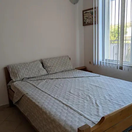 Akrotiri 2br Daire *