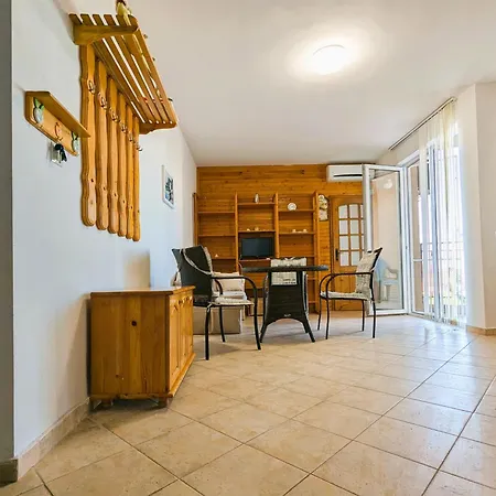 Akrotiri 2br Daire *