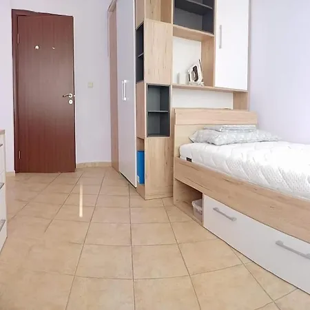 Akrotiri 2br