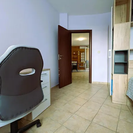 Akrotiri 2br Apartment